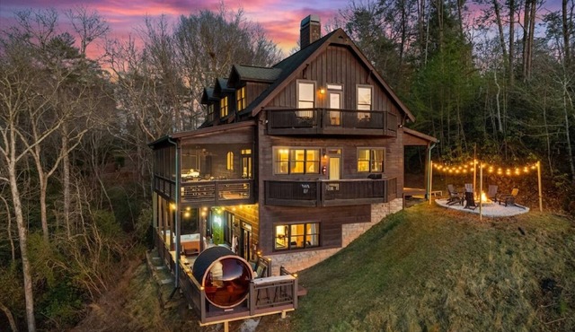 Riverfront & Mountain Views - Hot Tub, Sauna, Cold Plunge, Pickleball, Sleeps 16 in Blue Ridge