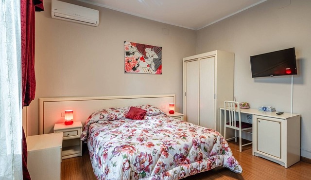 Room 'Camera Terra' with Shared Pool, Wi-Fi, and Air Conditioning