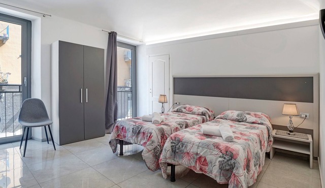 Room 'Stanza 101' with Balcony and Air Conditioning in Novara