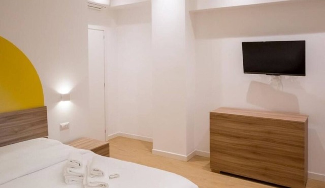 RoomApartment Rome: 1 Bedroom Apartment