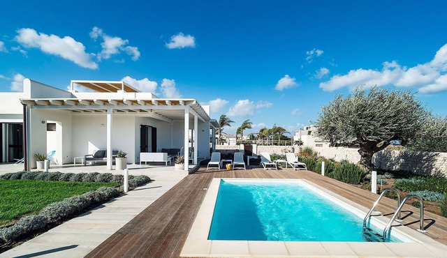 Rosemary with pool and Jacuzzi - My Rental Homes
