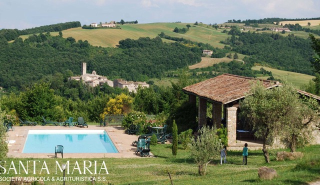 SantaLucia Nature Holiday Shared Pool, San Venanzo, Italy
