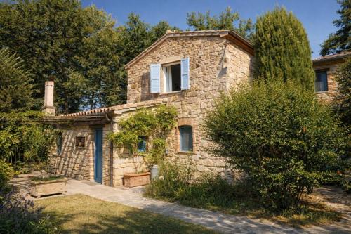 Scappo in Umbria, Torreluca