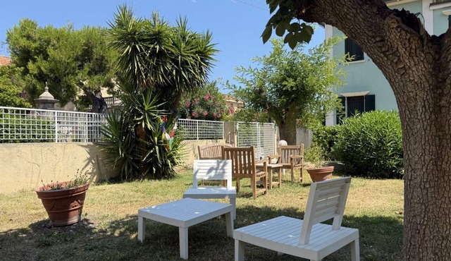 SE296 – Senigallia, three-bedroom apartment with wi-fi just steps from the beach