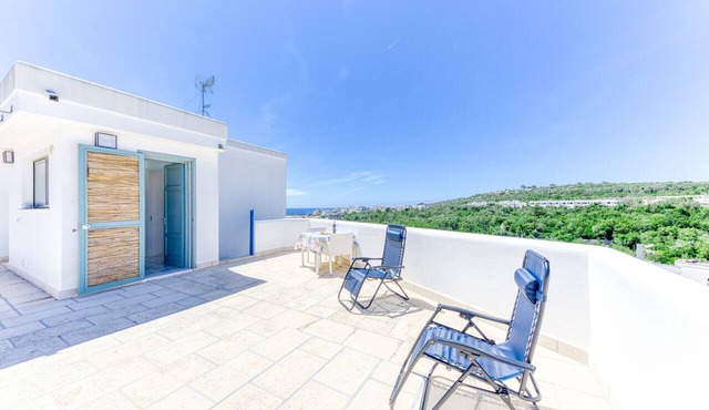 Seafront Studio with Balcony in Castro di Lecce in Castro