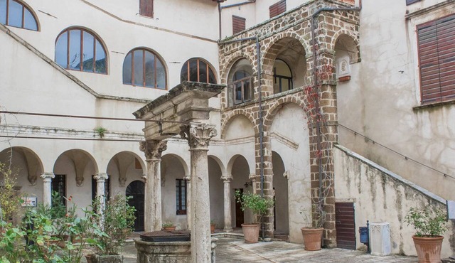 SLEEP IN THE CASTLE