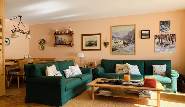 Small villa under the ski slopes, private garden, garage, close to the center in Saint Moritz