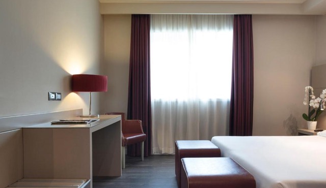 Smart Hotel Holiday