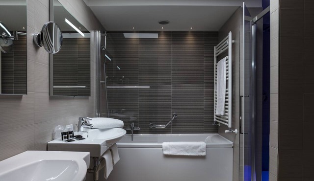 Smart Hotel Holiday