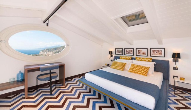 Sorrento-luxury Suites