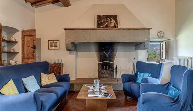 Spacious Apartment with Chianti Views and Pool in Pontassieve