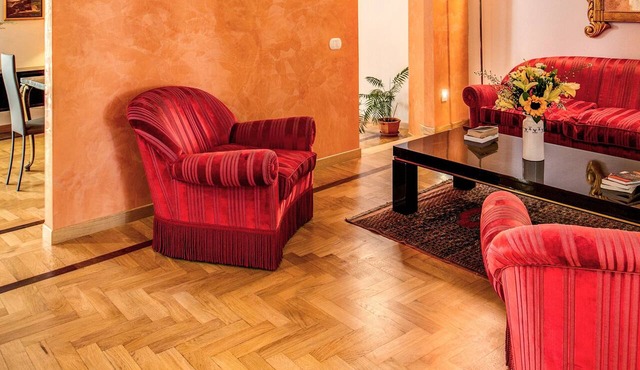 Spacious apartment, three bedrooms, three private bathrooms at the Fountain