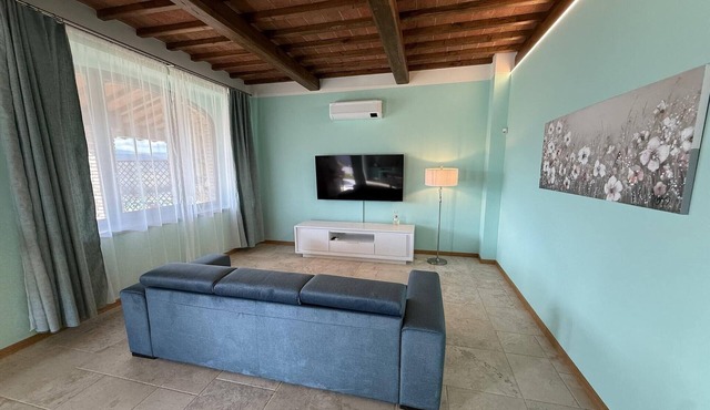 Spacious Holiday Home with shared pool in Poppi