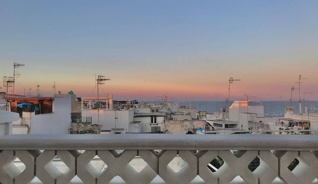 Spacious Old Town Home with Magic Rooftop View – Where the Sea Meets the City