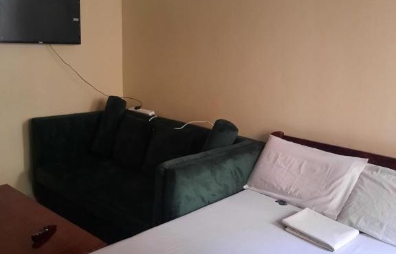 Spacious studio apartment in Bamburi in Mombasa