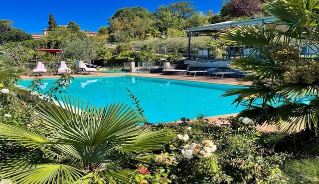 Spoleto Pool Side-Apt 2/Spoleto centre 0.7 kms/sleeps 4/Wifi+aircon