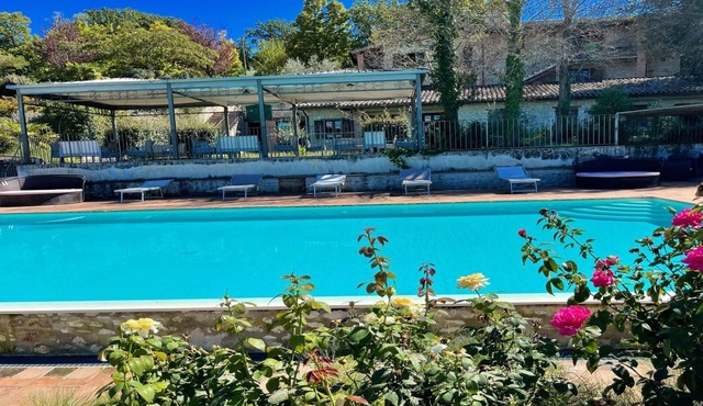 Spoleto Pool Side-Apt 3/Spoleto centre 0.7 kms/sleeps 4/Wifi+aircon