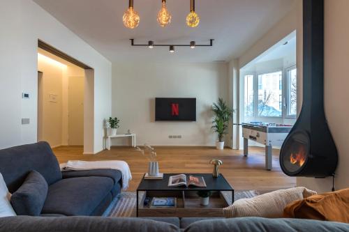 StayEasy Smart Home with 3 Bedrooms, 2 Baths - City Center