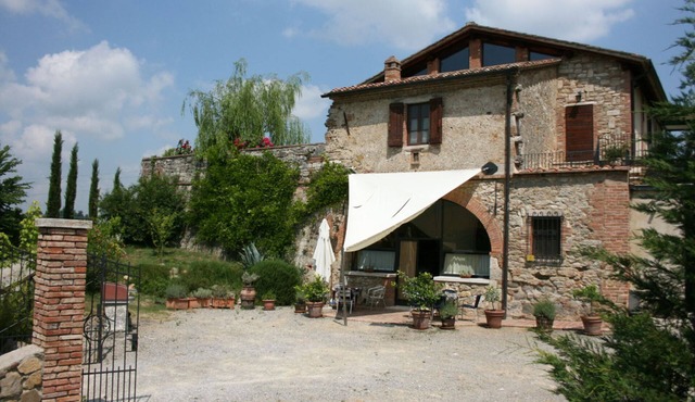 Stone villa built in an old furnace and completely restored, with private swimming pool and garden.
