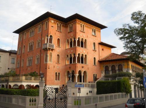 studio-apartment with small garden in Venice-Lido