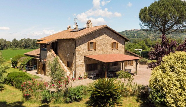 Stunning private villa for 8 people with WIFI, A/C, patio and pets allowed