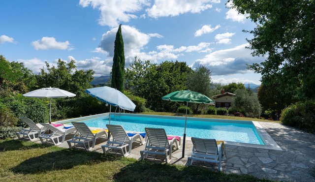 Stunning private villa for 8 guests with private pool, hot tub, WIFI, TV and panoramic view in Corella