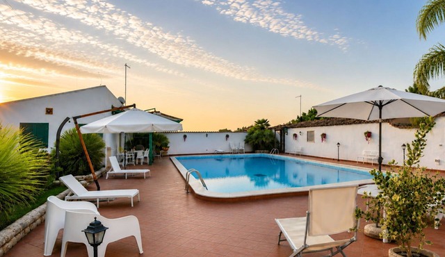 Stunning villa for 8 guests with A/C, private pool, WIFI, TV, veranda and panoramic view