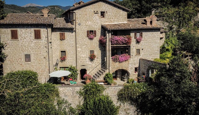 Stunning villa for 14 people with WIFI, TV and pets allowed, close to Ascoli Piceno