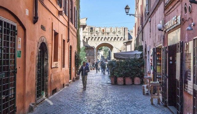 Suite apartment on Via della Scala, in the picturesque district Trastevere