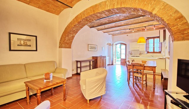 Tenuta 2 - Apartment with swimming pool in Le Quattro Strade