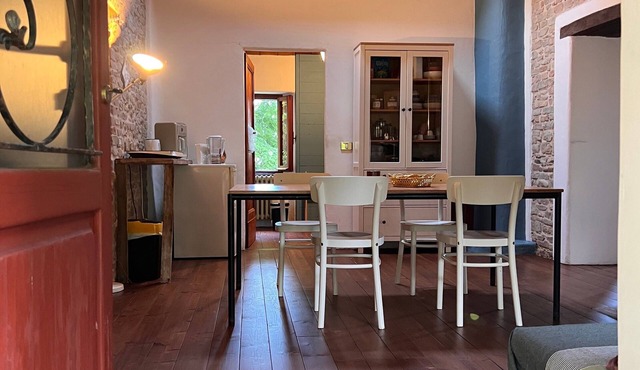 The Bookhouse home B&B: Eco-Friendly Retreat in Nature near Jesi