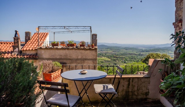 The Nest, Hamlet in Tuscany – Mountain View, Private Terrace & Wi-Fi