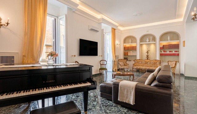 The One - Luxury Apartment with Piano