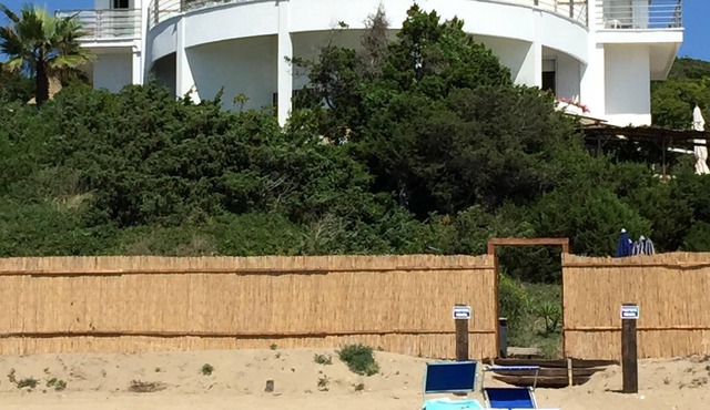THE SEA, APARTMENT ON THE SEA IN VILLA IN SABAUDIA