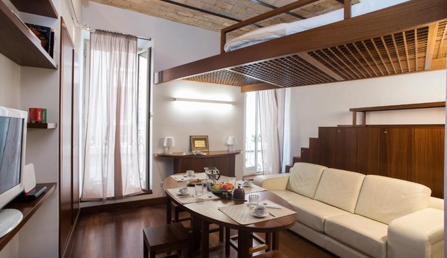 Trevi Fountain - Lovely Loft Apartment