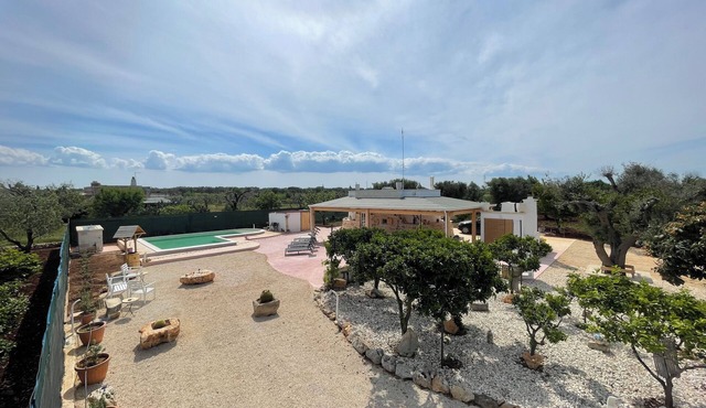 Trullo Restaurato con Piscina , a 10 Minuti dal Mare
