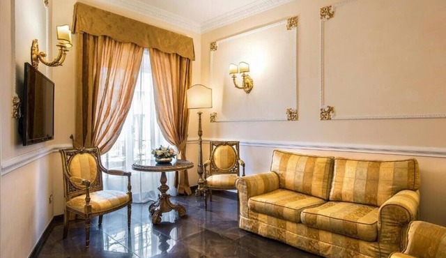 Tucked away just behind the magnificent Piazza del Popolo/Walk to Spanish Steps