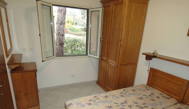 Two-room apartment with veranda and garden 50 meters from the sea - Sole e Mare Resort