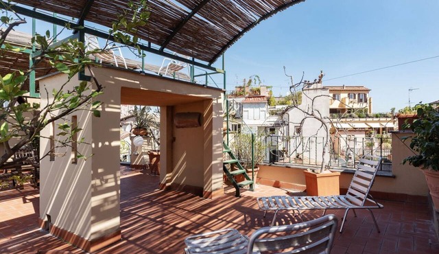 Un super attico con terrazze spettacolari nel cuore di Roma