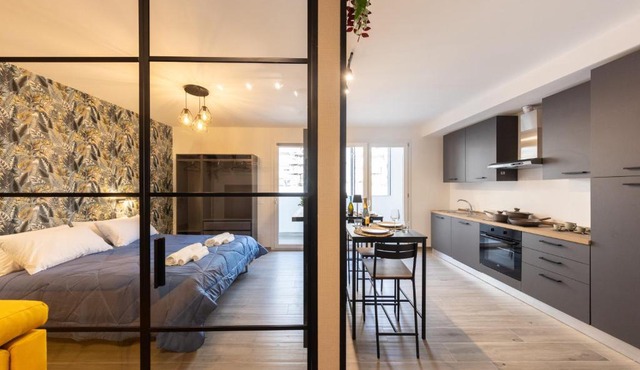 Urban Chic Luxury Suite Apartments in Rome