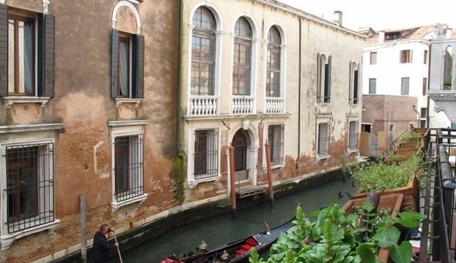 Venice San Polo with Overlooking on Grand Canal
