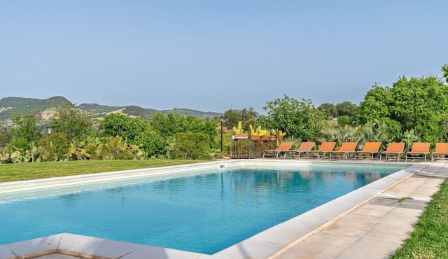 Villa Castelluccio Noto: Historic Country Retreat for Groups near Baroque Sicily