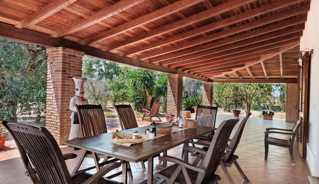 Villa 'Degli Ulivi' with Private Garden