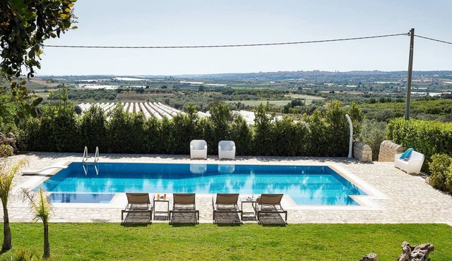 Villa Donata - Three Bedroom Villa, Sleeps 6