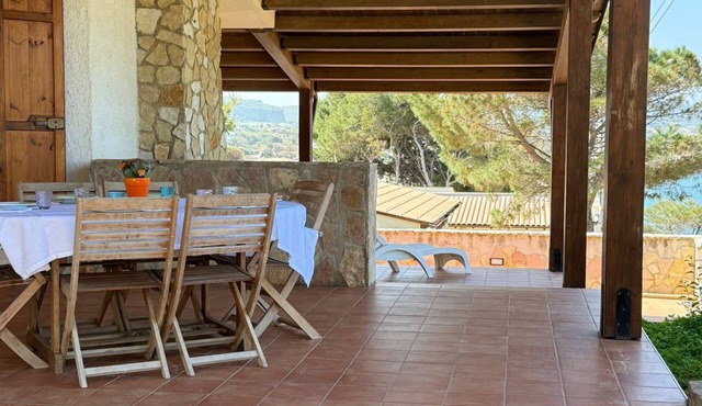 VILLA ENZA SEA FRONT