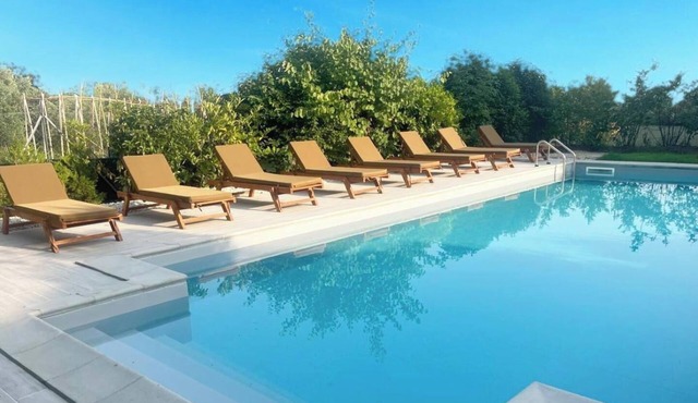 Villa Gelsi with Pool near Pesaro