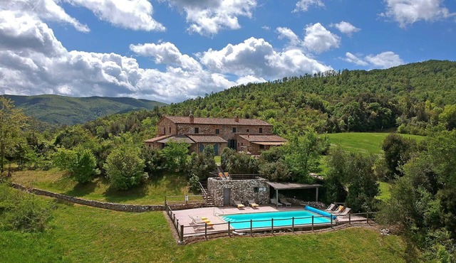 Villa Ghirlanda with pool - My Rental Homes