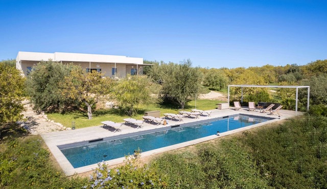 Villa Gioi with private pool in Noto