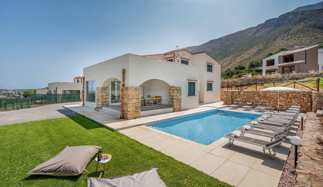 Villa Hemèra, pool and relaxation a few minutes from Scopello