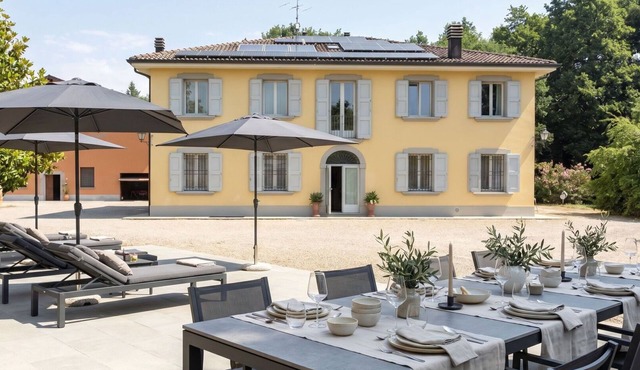 Villa in Crespellano with 5 bedrooms sleeps 10